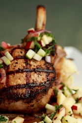 Gegrilltes Rippensteak mit Gem�se