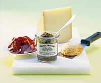 Ziegenk�se im Croissantmantel mit L�wenzahnbl�ten-Chutney