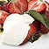 Buttermilchmousse mit Erdbeeren und Nusspesto