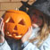 Ausgehöhlte, kerzenleuchtende Kürbisse schrecken Geister ab! Unser Beitrag zu Halloween.