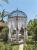 Im Gartenbereich des Hotels