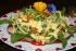 Rohkost-Nudeln mit Erbsen und Cashew-Curry-Creme