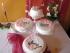 Hochzeitstorte wei�er Fondant mit Fondantbl�ten und Schokoladenschrift