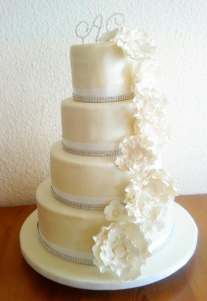 Hochzeitstorte Edel 4 st 246 ckige hochzeitstorte motivtorten fotos forum Hochzeitstorte Edel 4 st 246 ckige hochzeitstorte motivtorten fotos forum