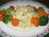 Bandnudeln mit Lachs auf Gem�sebett