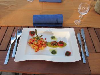 Albertos Cucina Kartoffeln Fischfilet Erbsencreme gratinierten Cocktailtomaten 1303820989