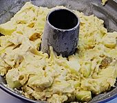 Apfel - Mandel Gugelhupf