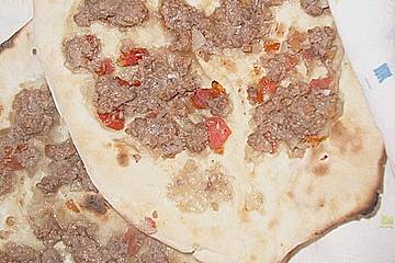 http://cdn.chefkoch.de/ck.de/rezepte/47/47278/184721-bigfix-arabische-pizza.jpg